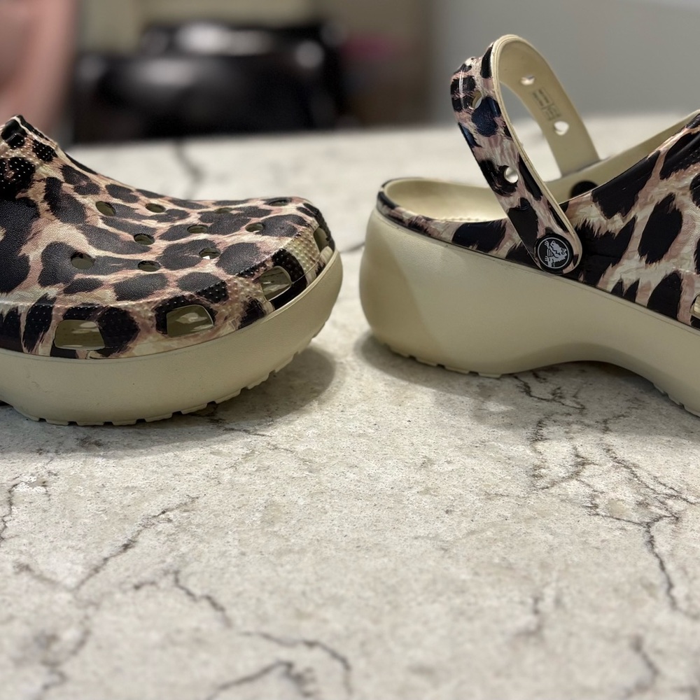 Crocs Classic Platform 'Leopard' - Picture 2 of 4